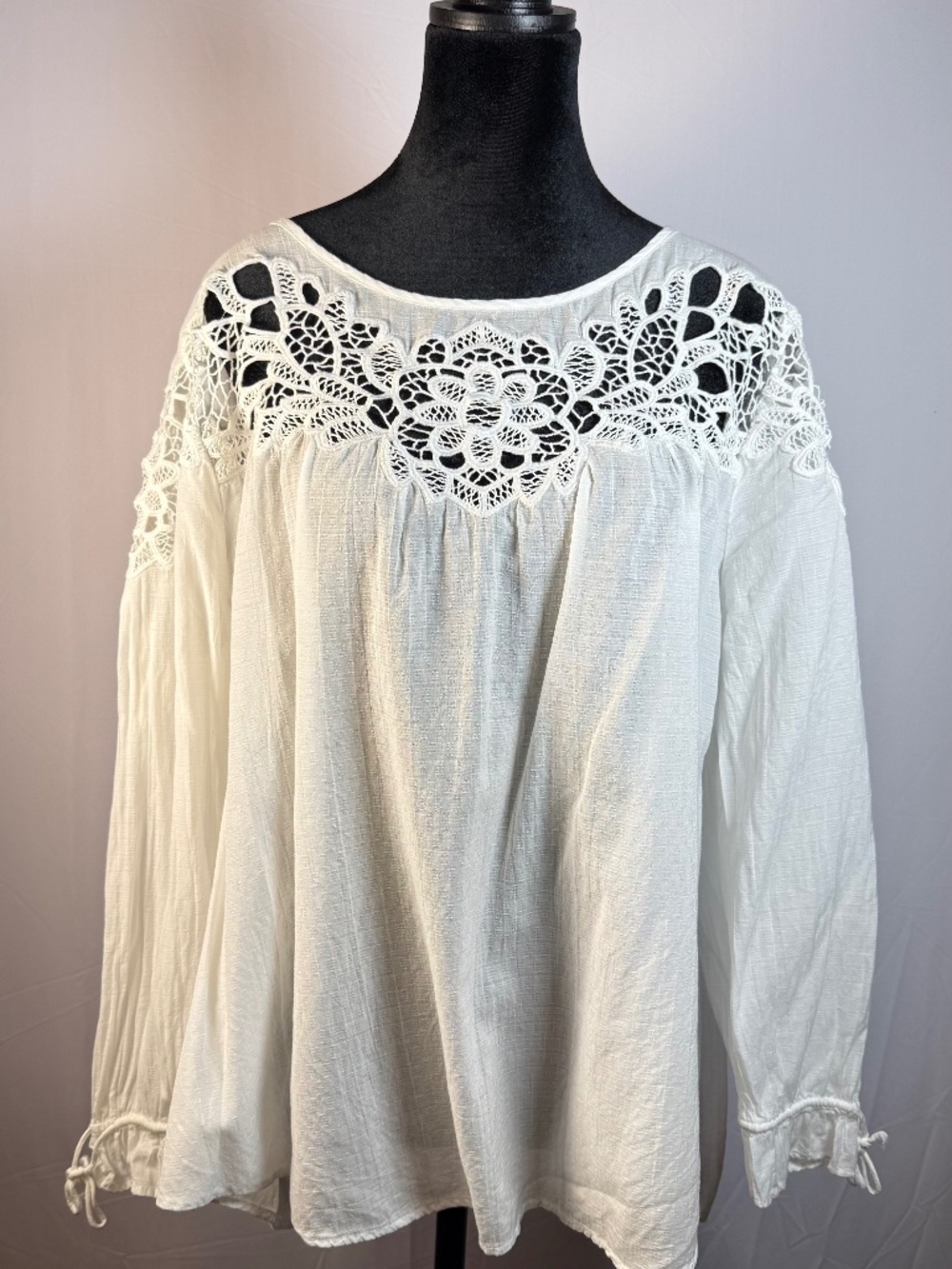 Lucky Brand white cotton Boho pheasant blouse with lace inset at neckline. XL